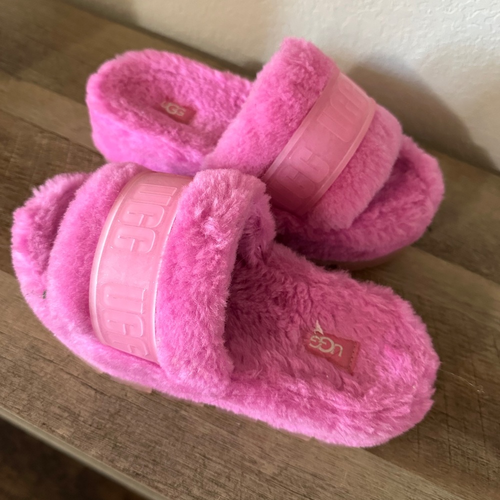 pink Uggs